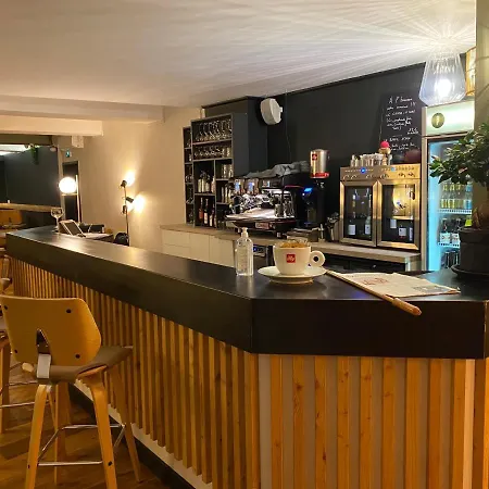 מלון Hotel Le Miredames 3*