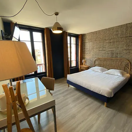Hotel Le Miredames מלון