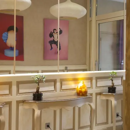 מלון Hotel Le Miredames קסטרה