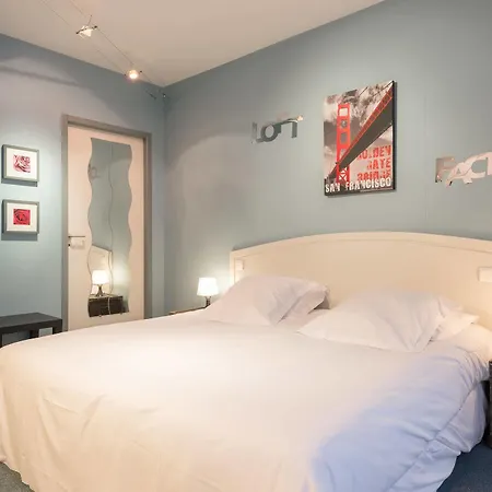 Hotel Le Miredames מלון 3*
