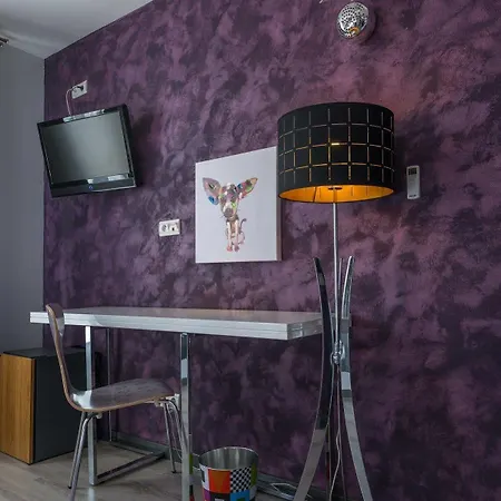 Hotel Le Miredames 3* קסטרה