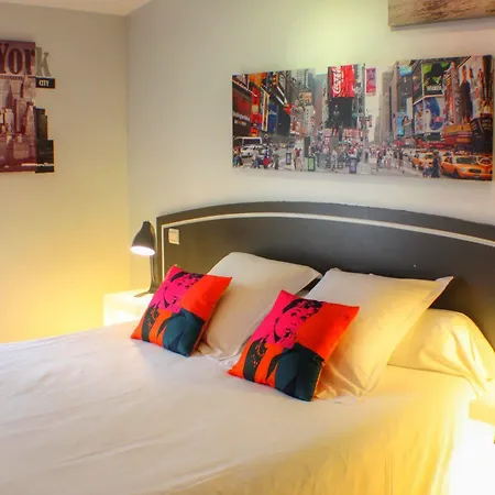 מלון Hotel Le Miredames 3*