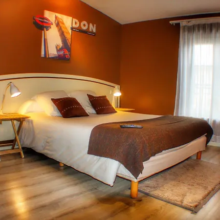 Hotel Le Miredames מלון קסטרה