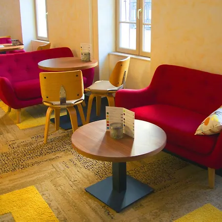 Hotel Le Miredames קסטרה