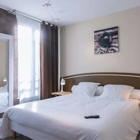 Hotel Le Miredames מלון