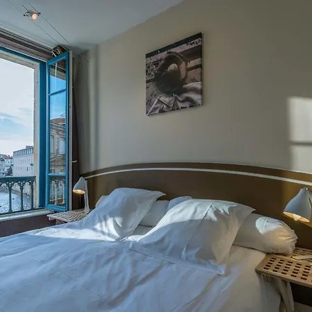 מלון Hotel Le Miredames