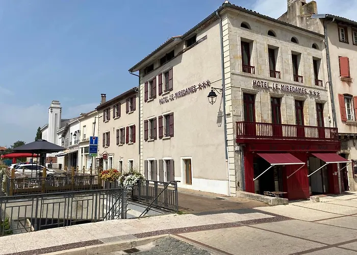 Hotel Le Miredames 3*